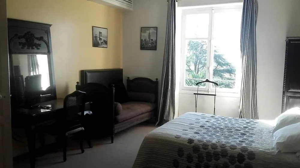 Hotel La Villa Saint-Pierre-dʼIrube